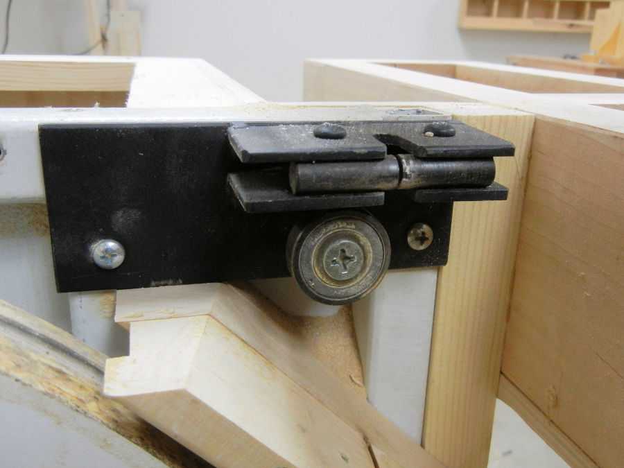 How To Make Band Saw Blade Guides IBUILDIT.CA